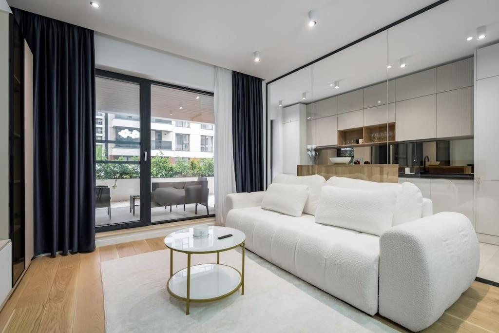 Apartment Soft Cloud 1br In Business Area Bucharest