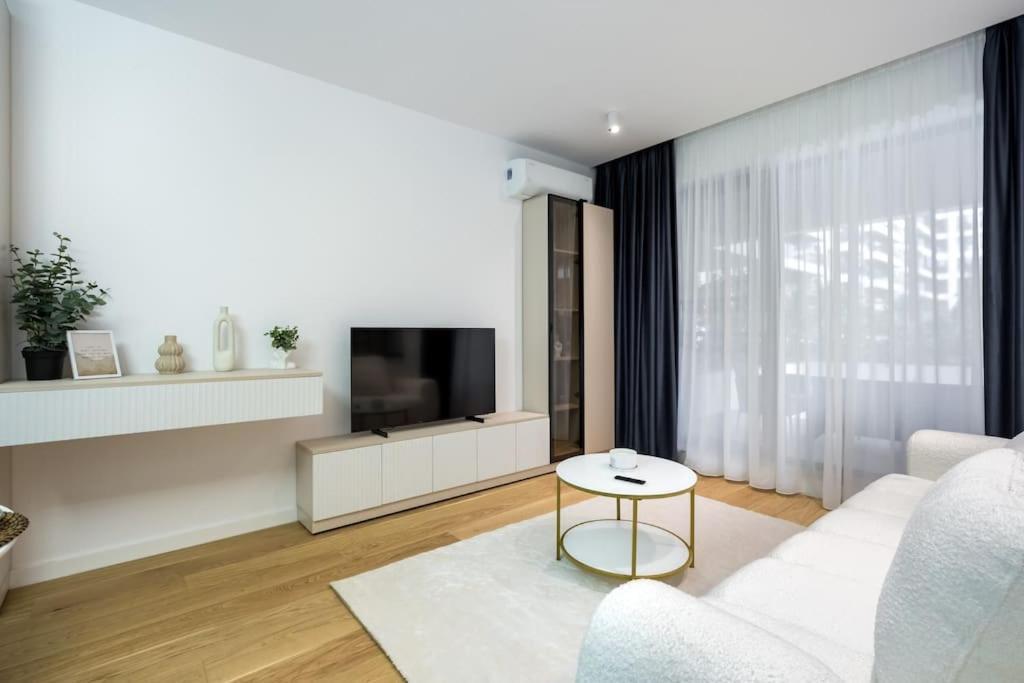 Soft Cloud 1br In Business Area Apartment *