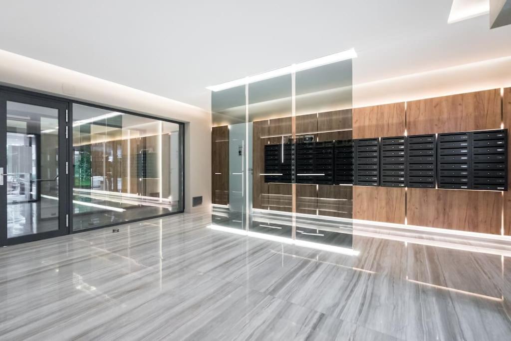 Soft Cloud 1br In Business Area Bucharest