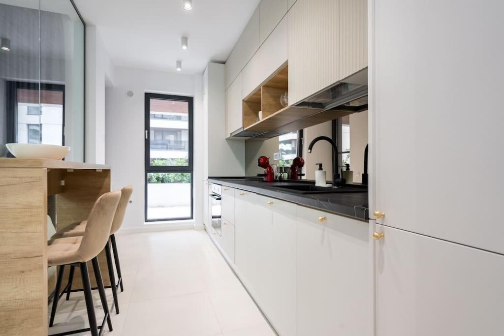 Soft Cloud 1br In Business Area