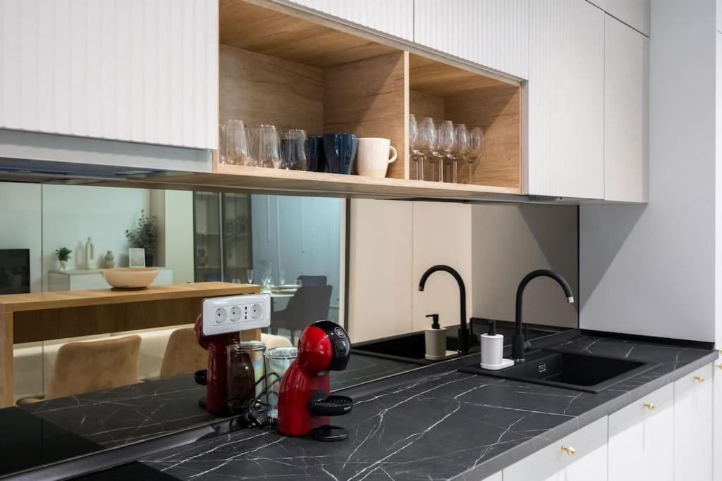 Soft Cloud 1br In Business Area Apartment *