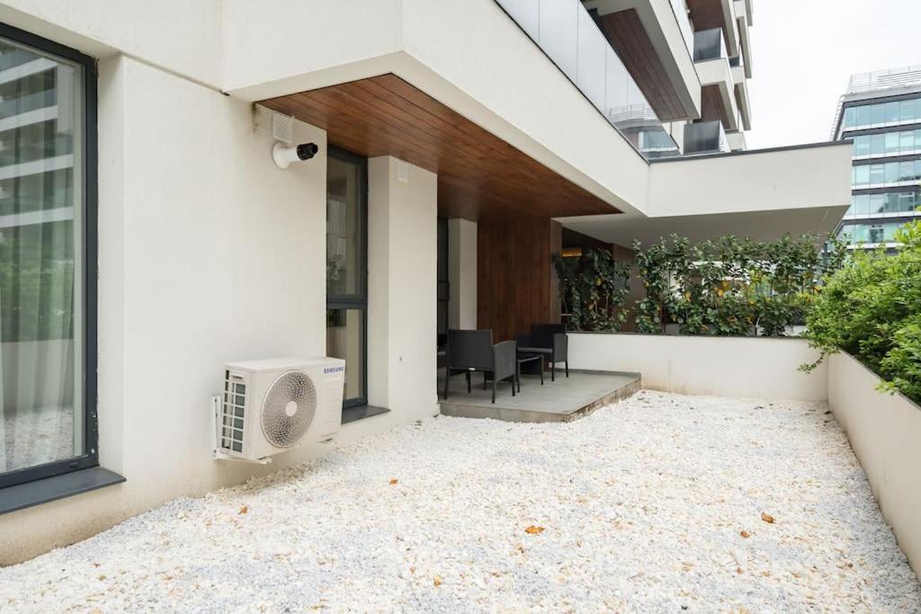 Soft Cloud 1br In Business Area Apartment *