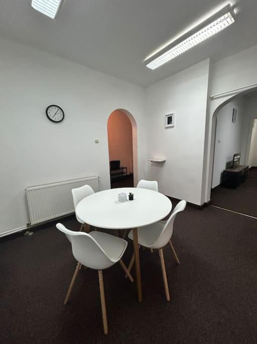 Ultra-central Spacious Near Old Town Apartament