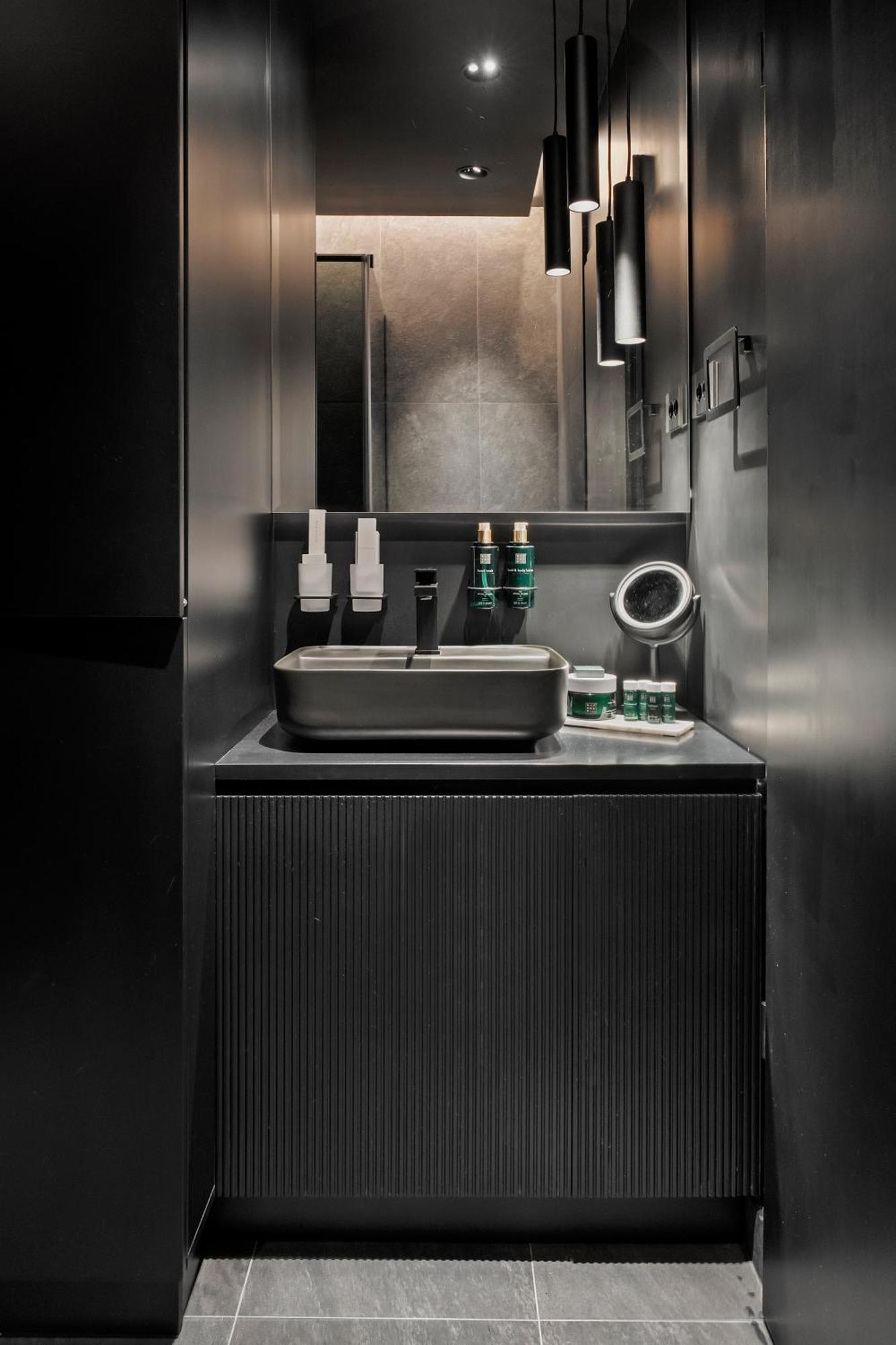 Mido Bird Luxury With Private Parking & Self Check-in Bucareste