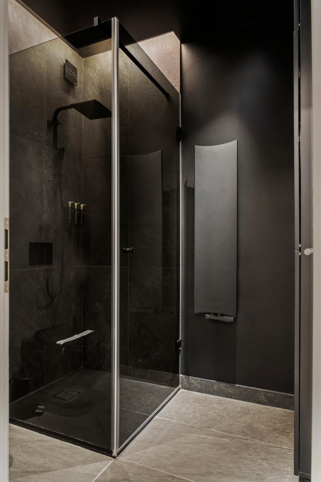Mido Bird Luxury With Private Parking & Self Check-in Apartamento Bucareste
