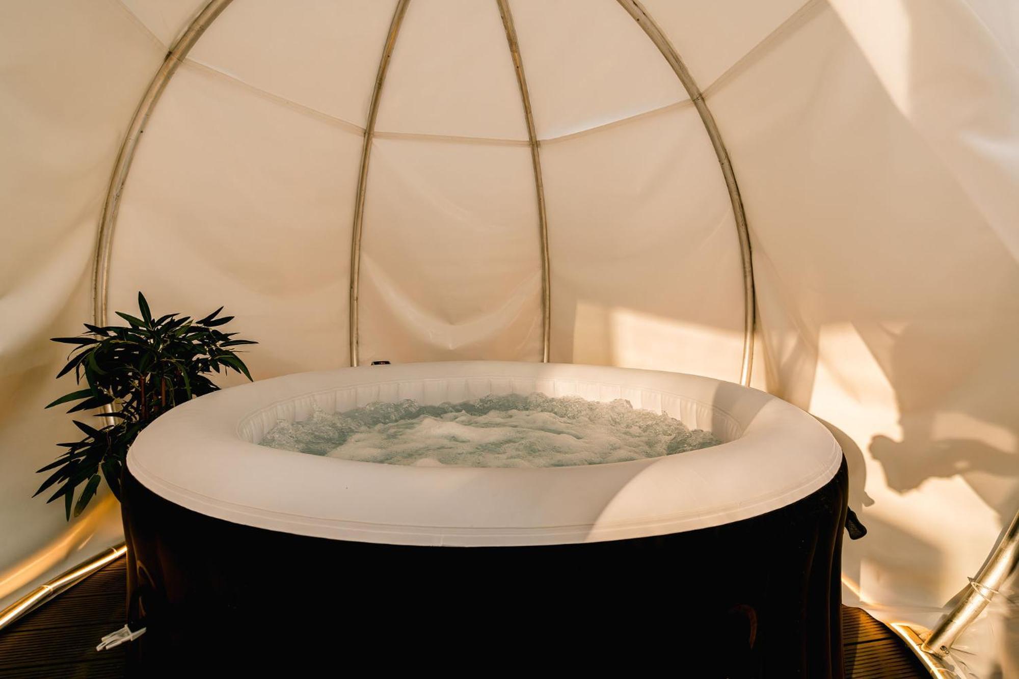 Downtown Scandinavian Igloo With Jacuzzi&garden Apartment