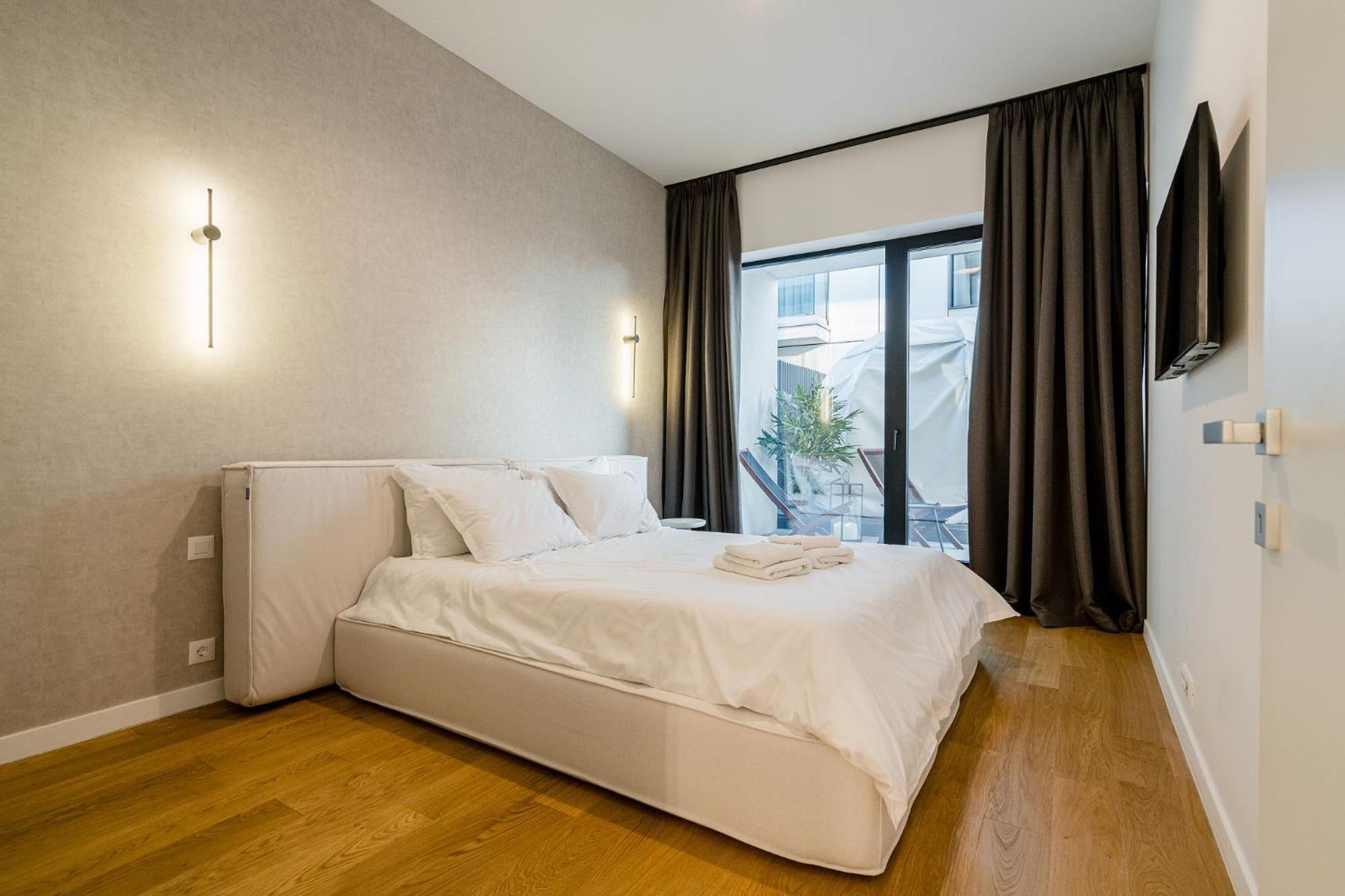 Downtown Scandinavian Igloo With Jacuzzi&garden Apartment Bucharest