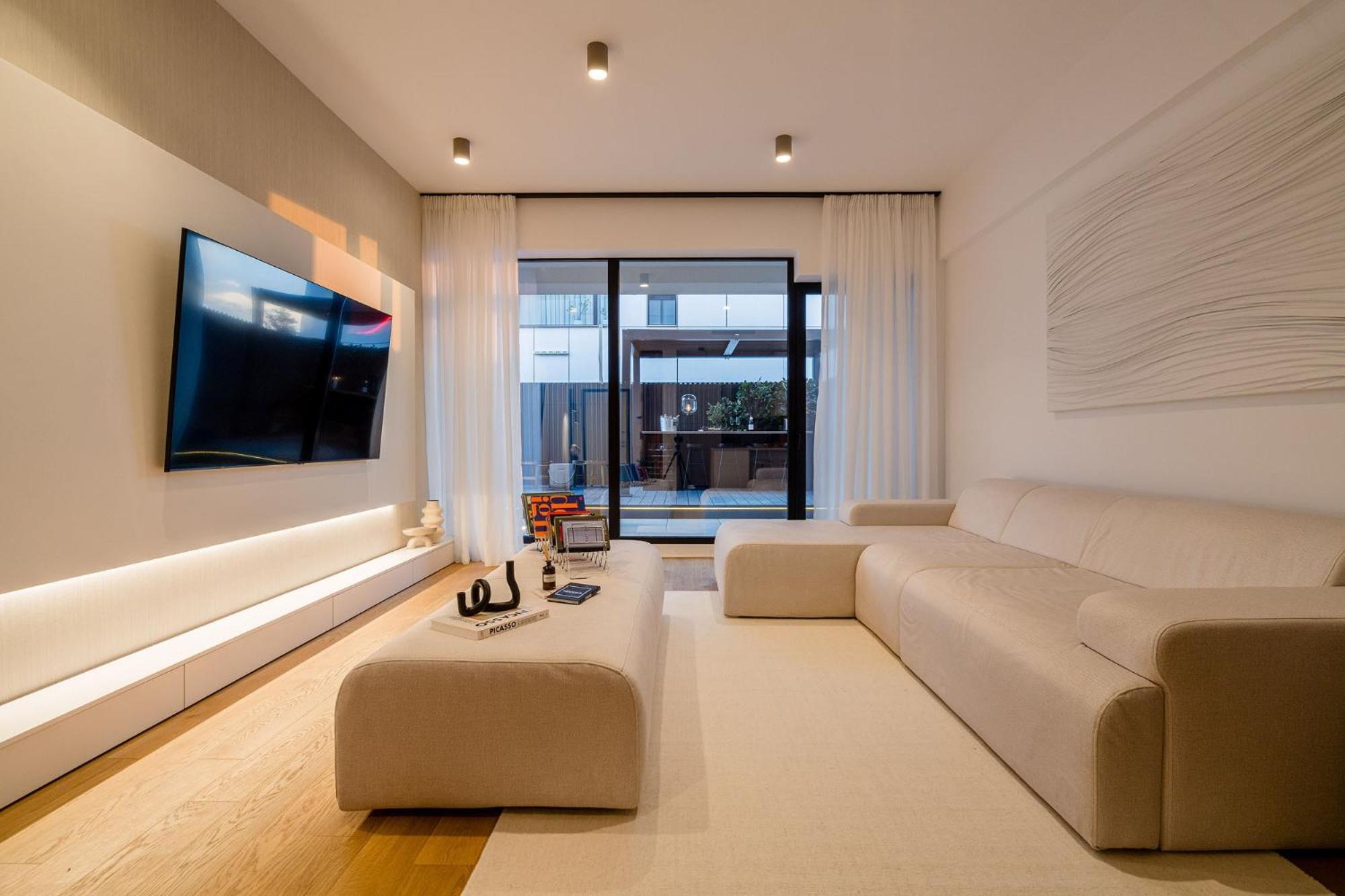 Apartment Downtown Scandinavian Igloo With Jacuzzi&garden Bucharest