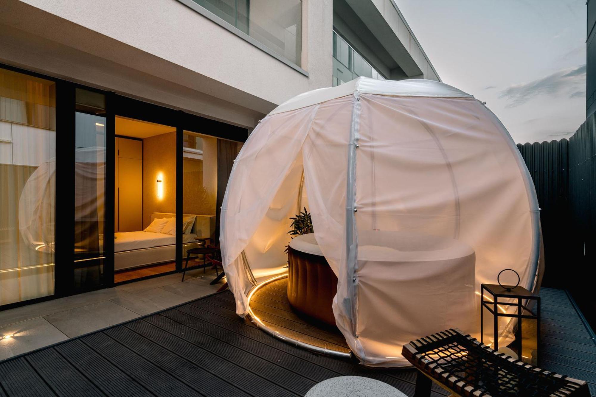 Apartment Downtown Scandinavian Igloo With Jacuzzi&garden
