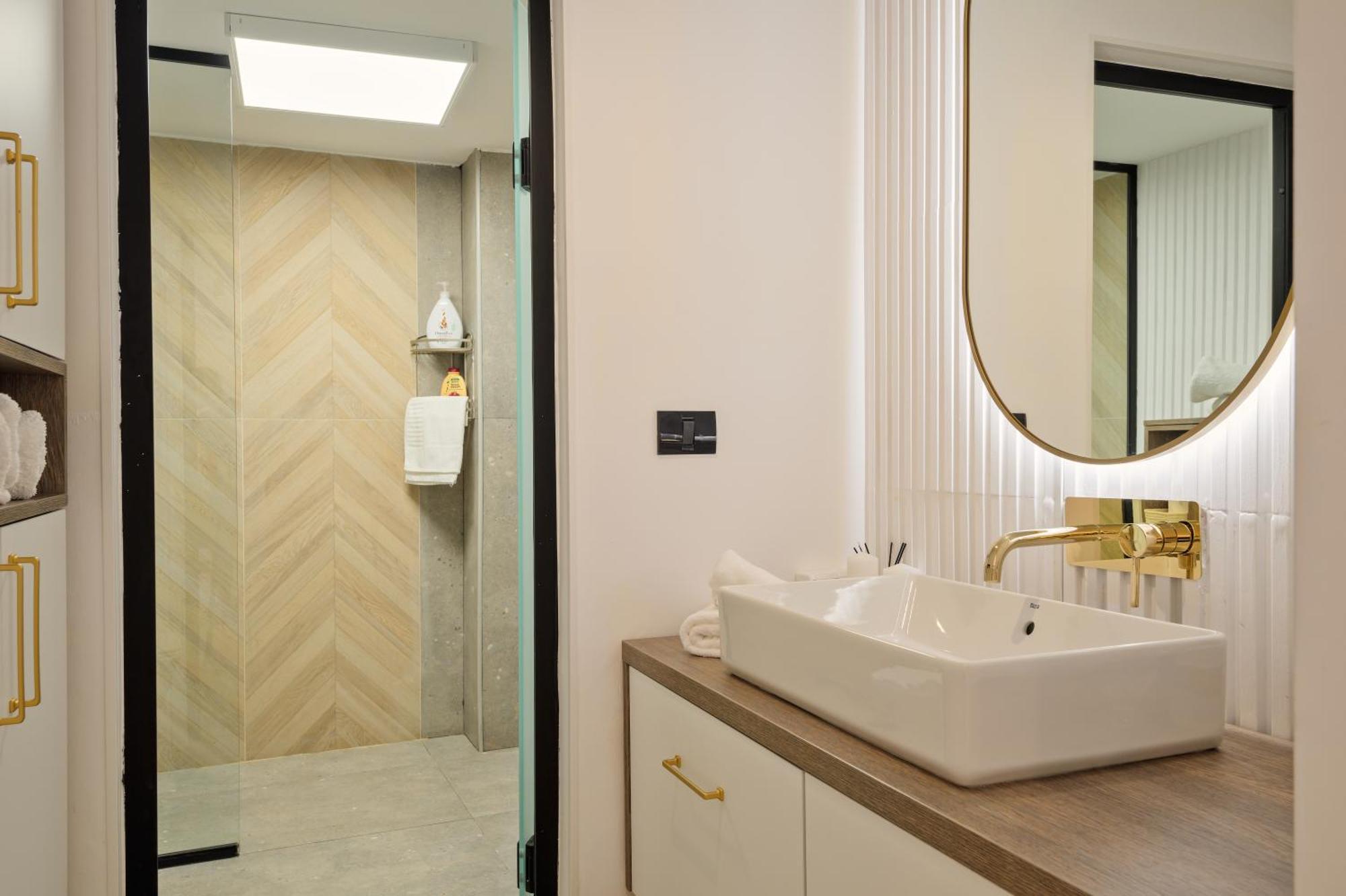 Royal - Luxury B - Old - Victoriei Apartment