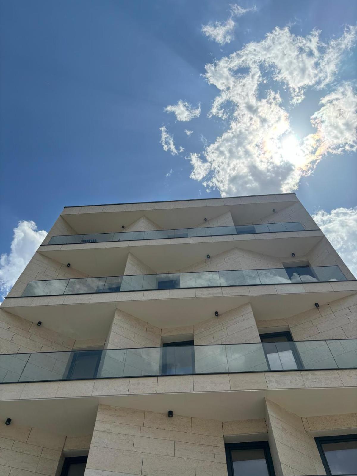 V25appartments *