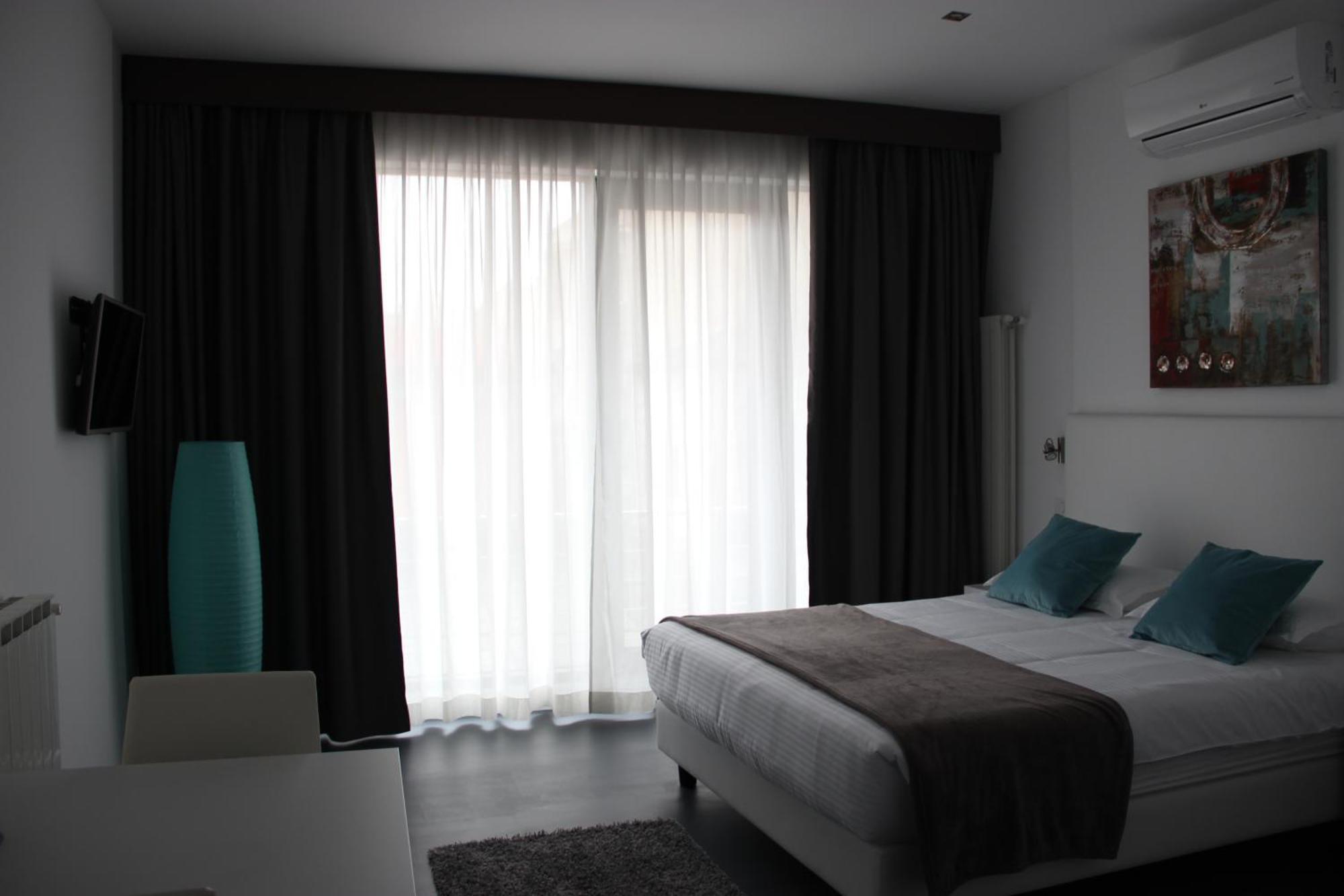 Hotel de apartamente Living 3*