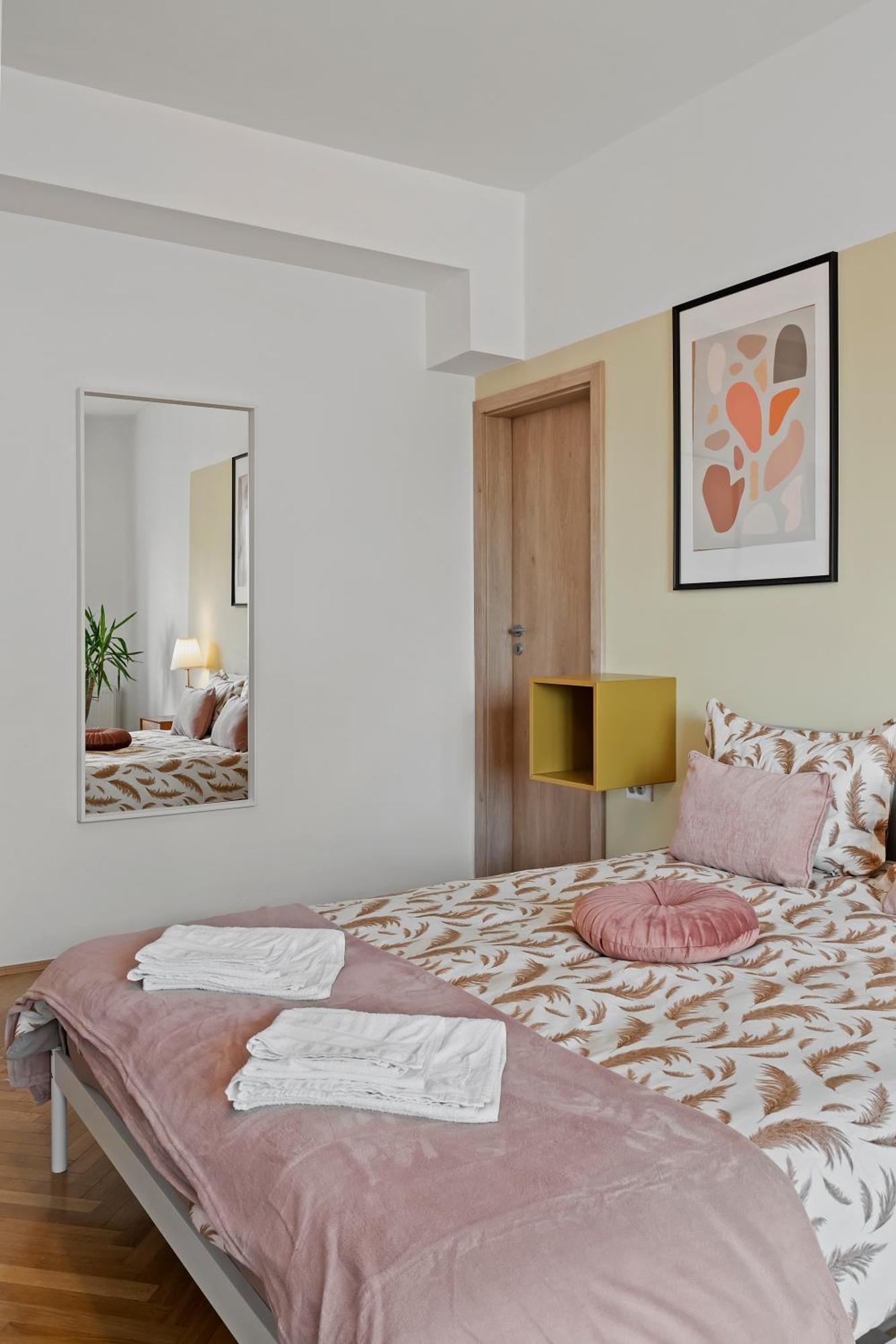 Ultracentral Dreamland 3 Bdrm Bucharest