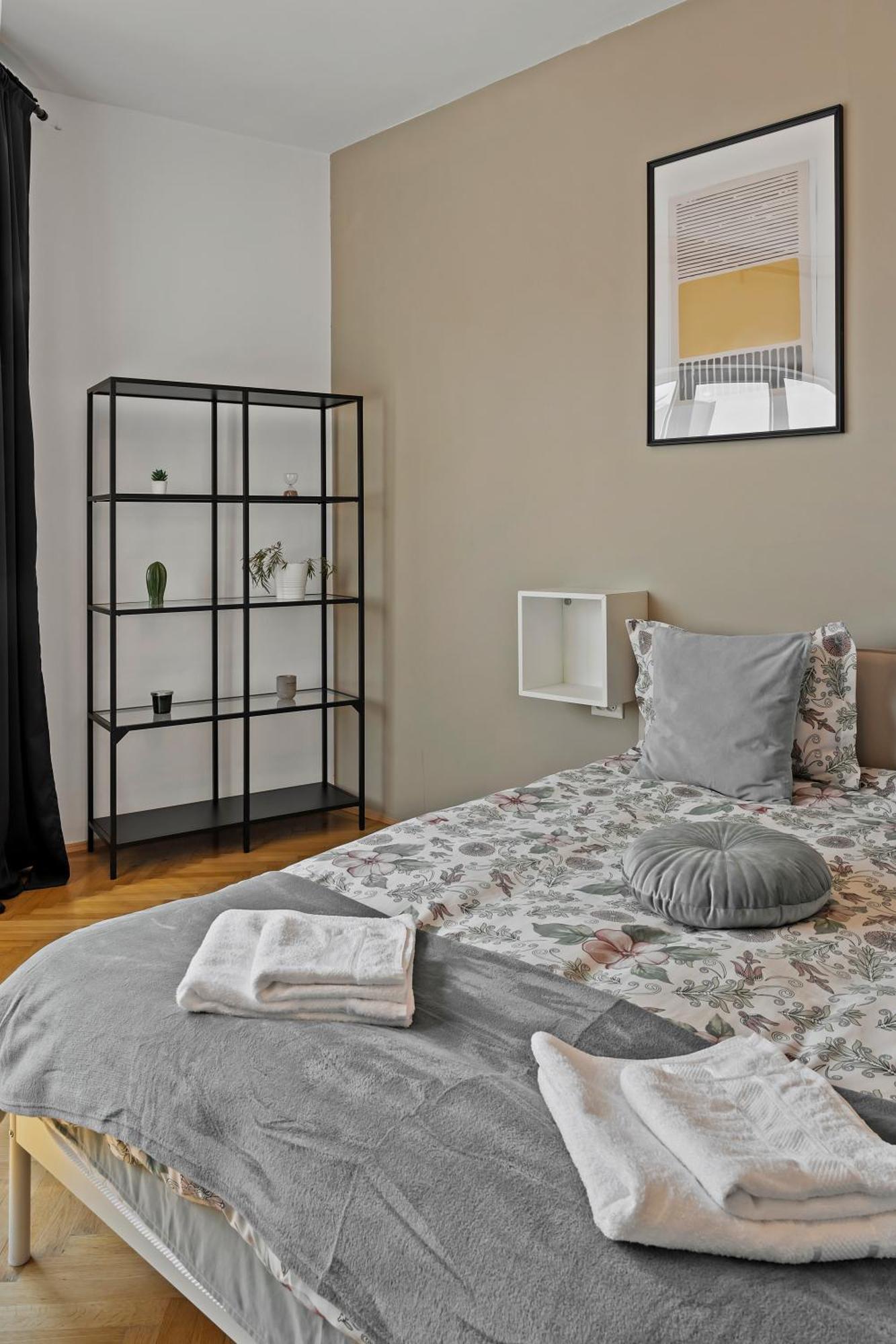 Ultracentral Dreamland 3 Bdrm * Bucharest