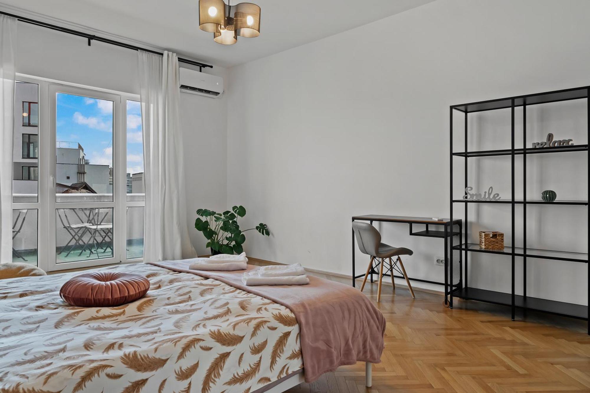 Ultracentral Dreamland 3 Bdrm Apartment Bucharest