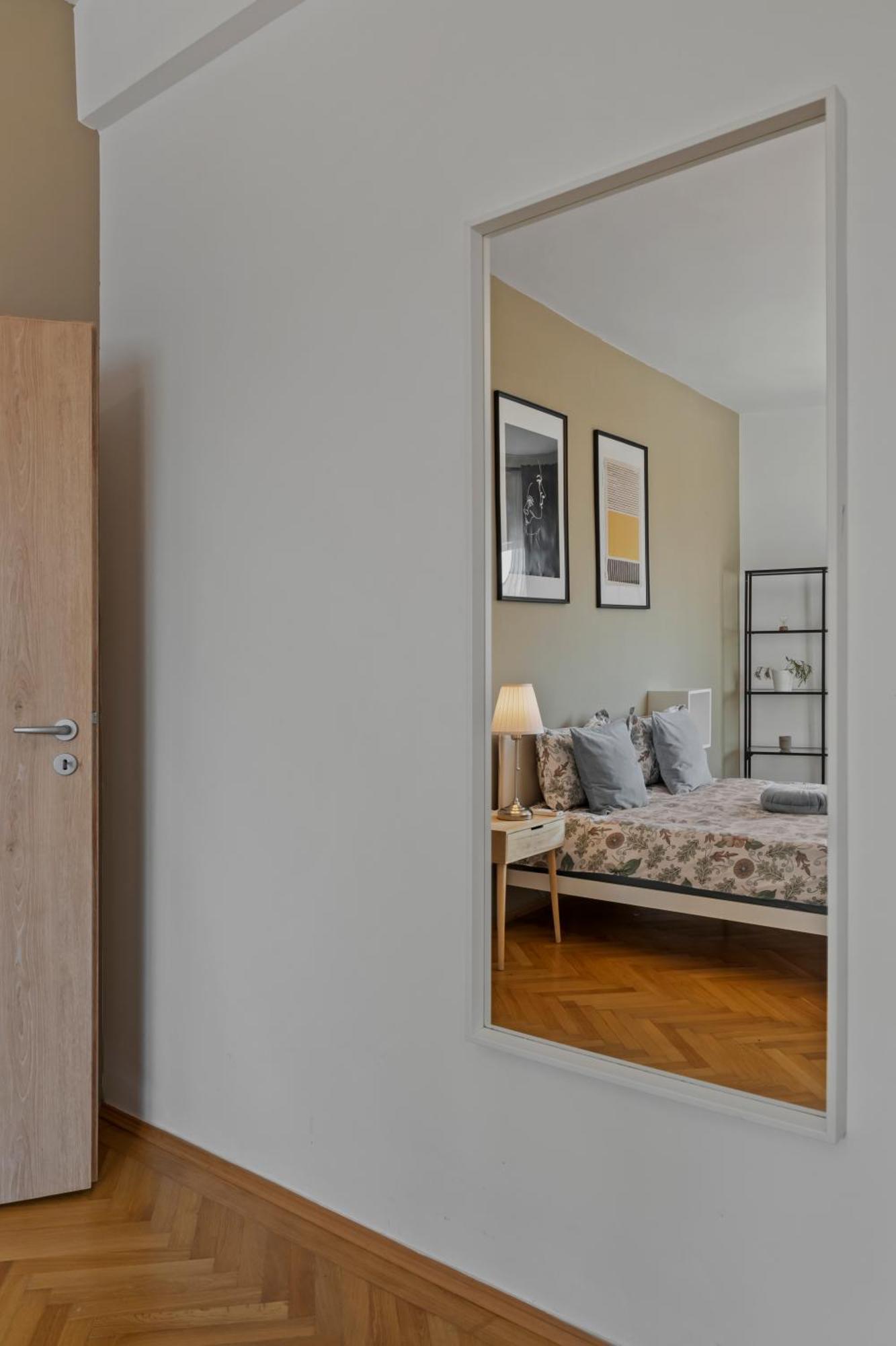Apartment Ultracentral Dreamland 3 Bdrm Bucharest