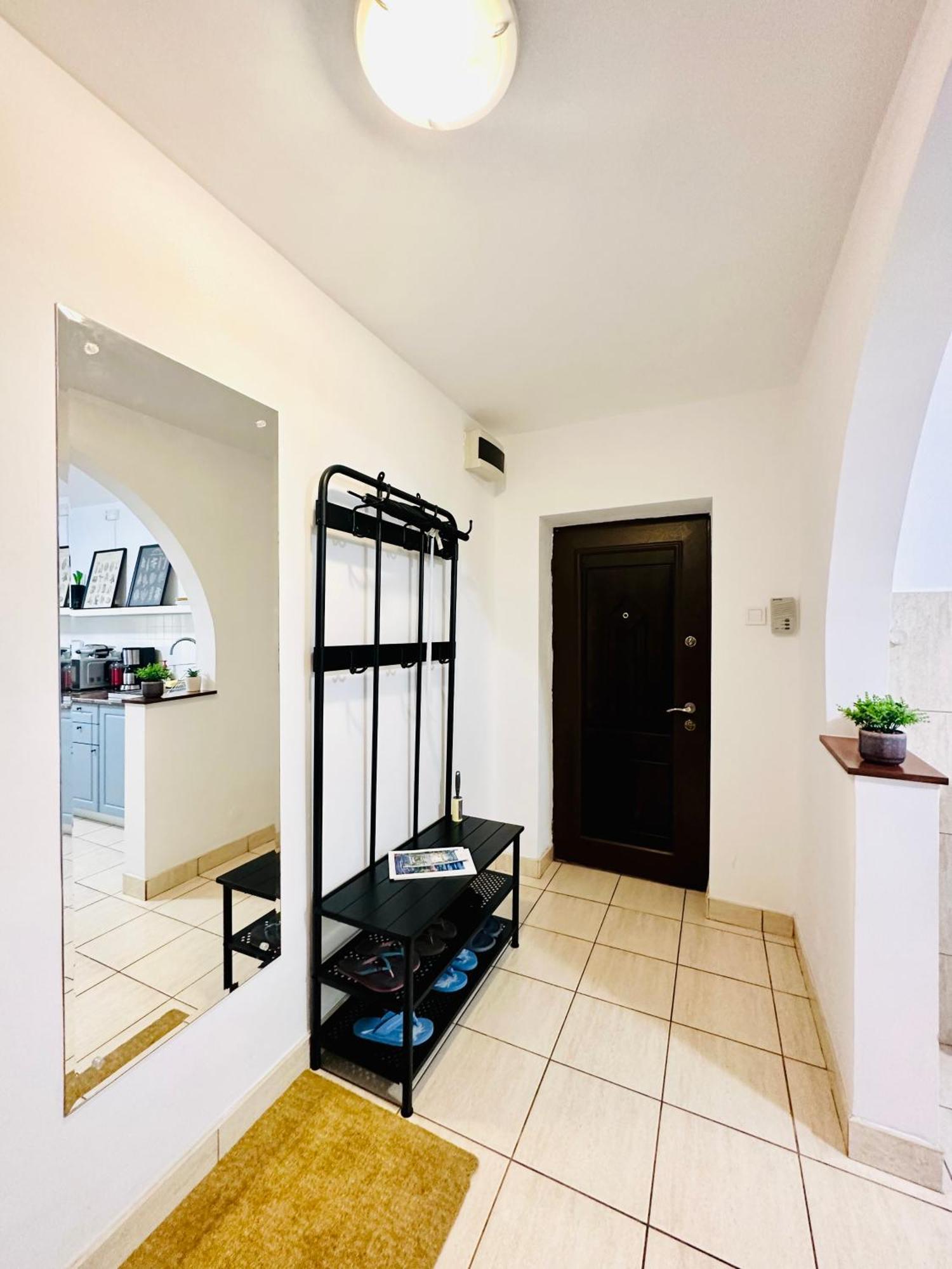 Apartment Next 2 Parliament - Tranquil Unirii - Airy & Comfy With Parking