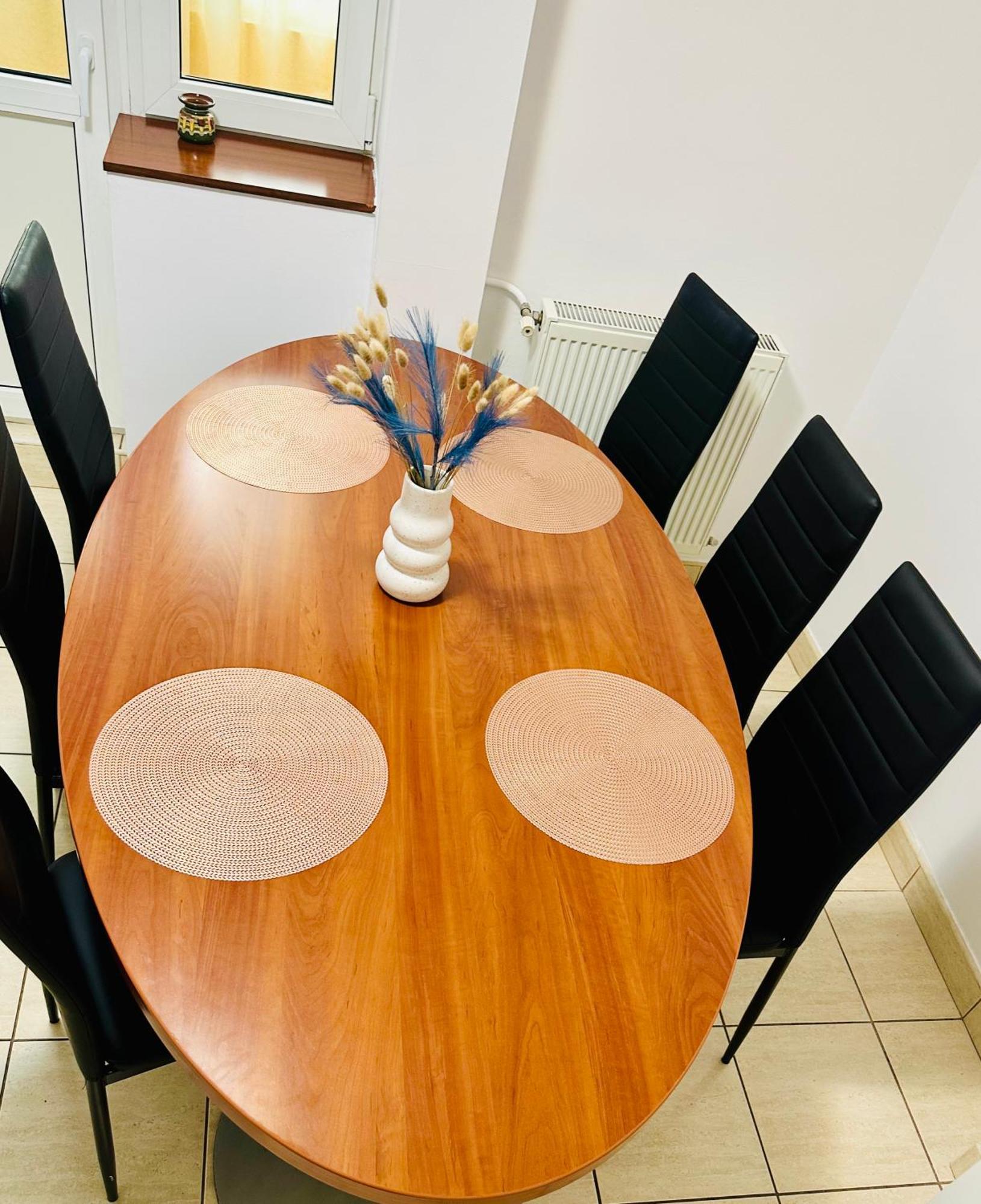 Apartment Next 2 Parliament - Tranquil Unirii - Airy & Comfy With Parking Bucharest