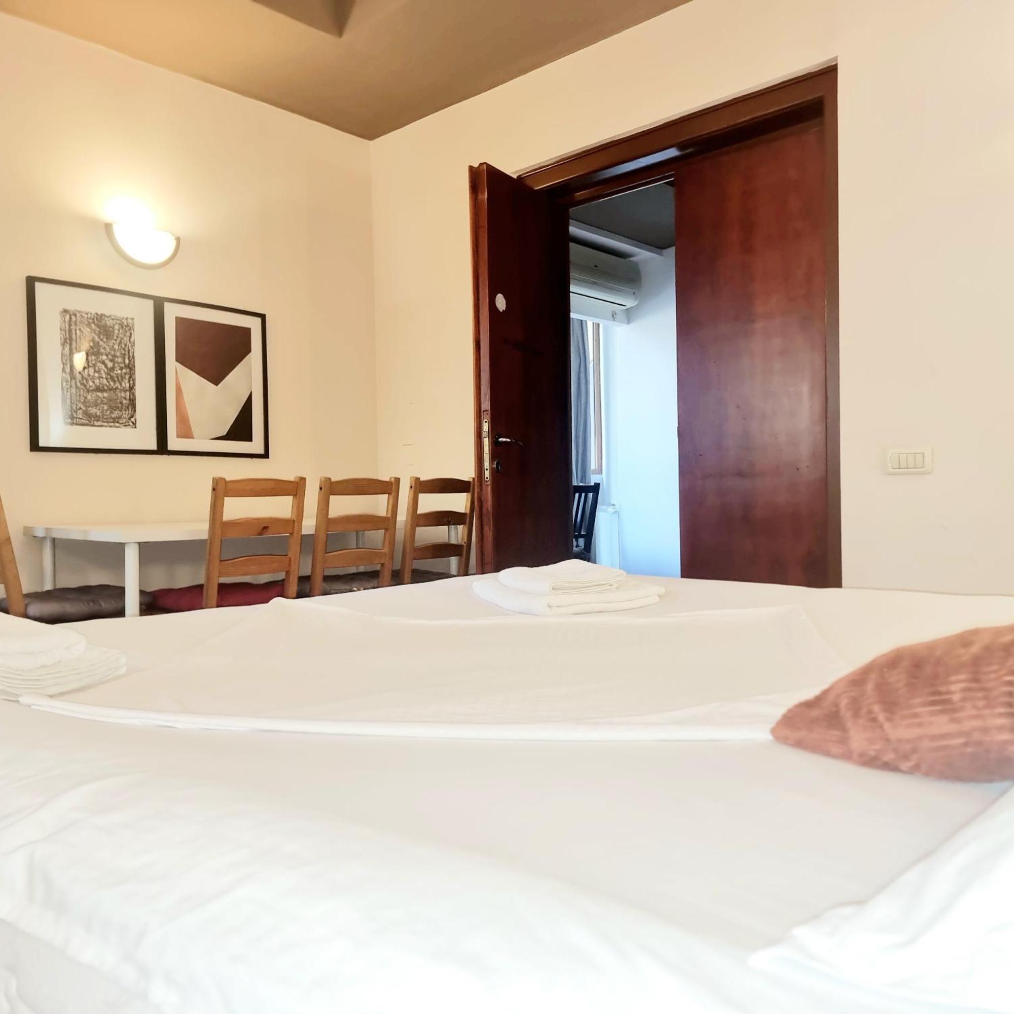 Near Old Town - Chill & Relax - 3Bdr Cozy & Roomy Apartamento Bucareste