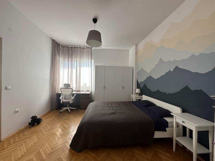 2 Bedroom Artsy Apartment Bucharest