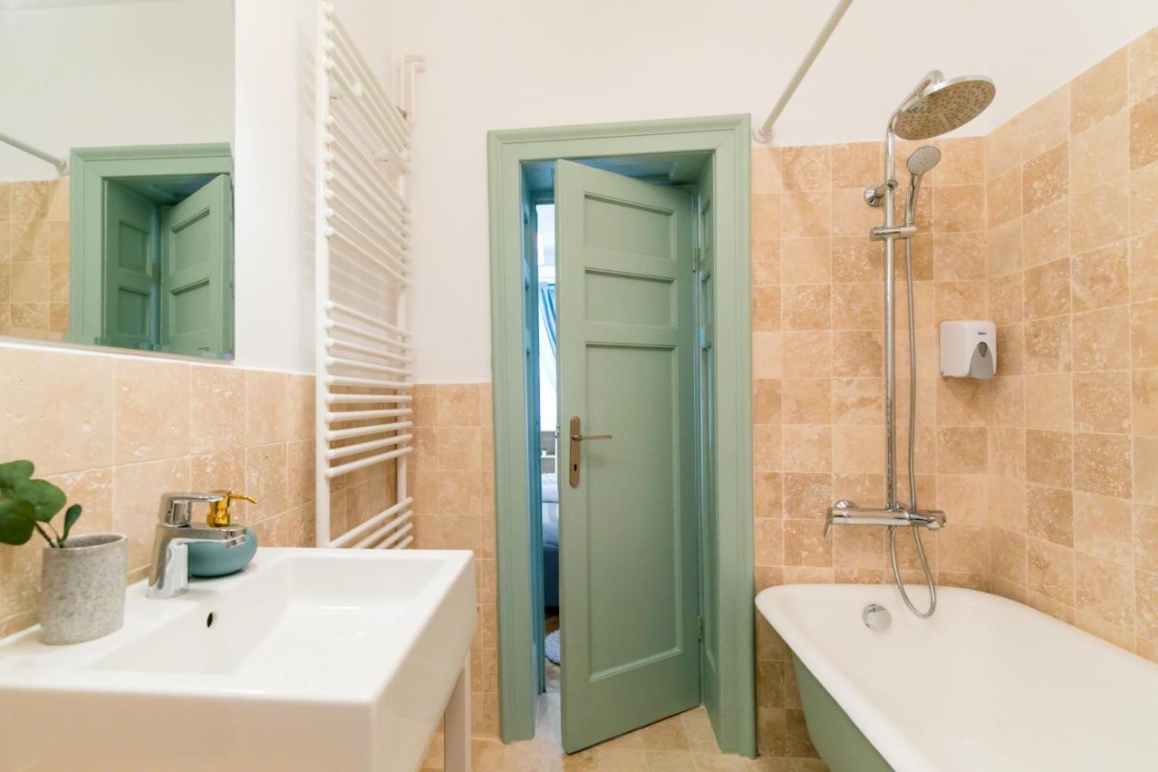 Heart Of The City - Cozy In Prime Location Apartamento