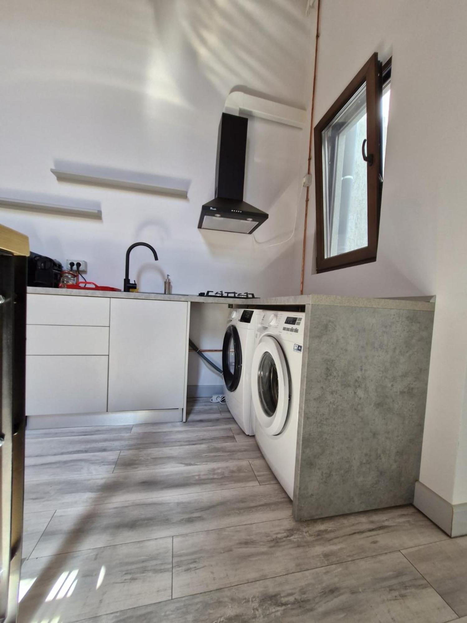 Small Attic With Private Bathroom Apartamento *