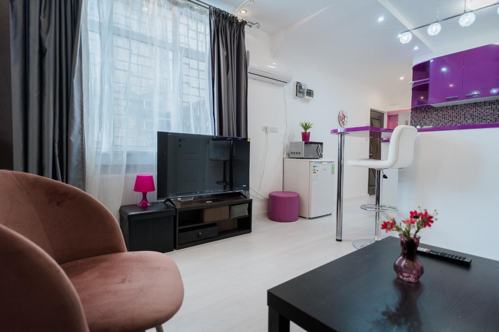 Apartament Ultra White & Lila