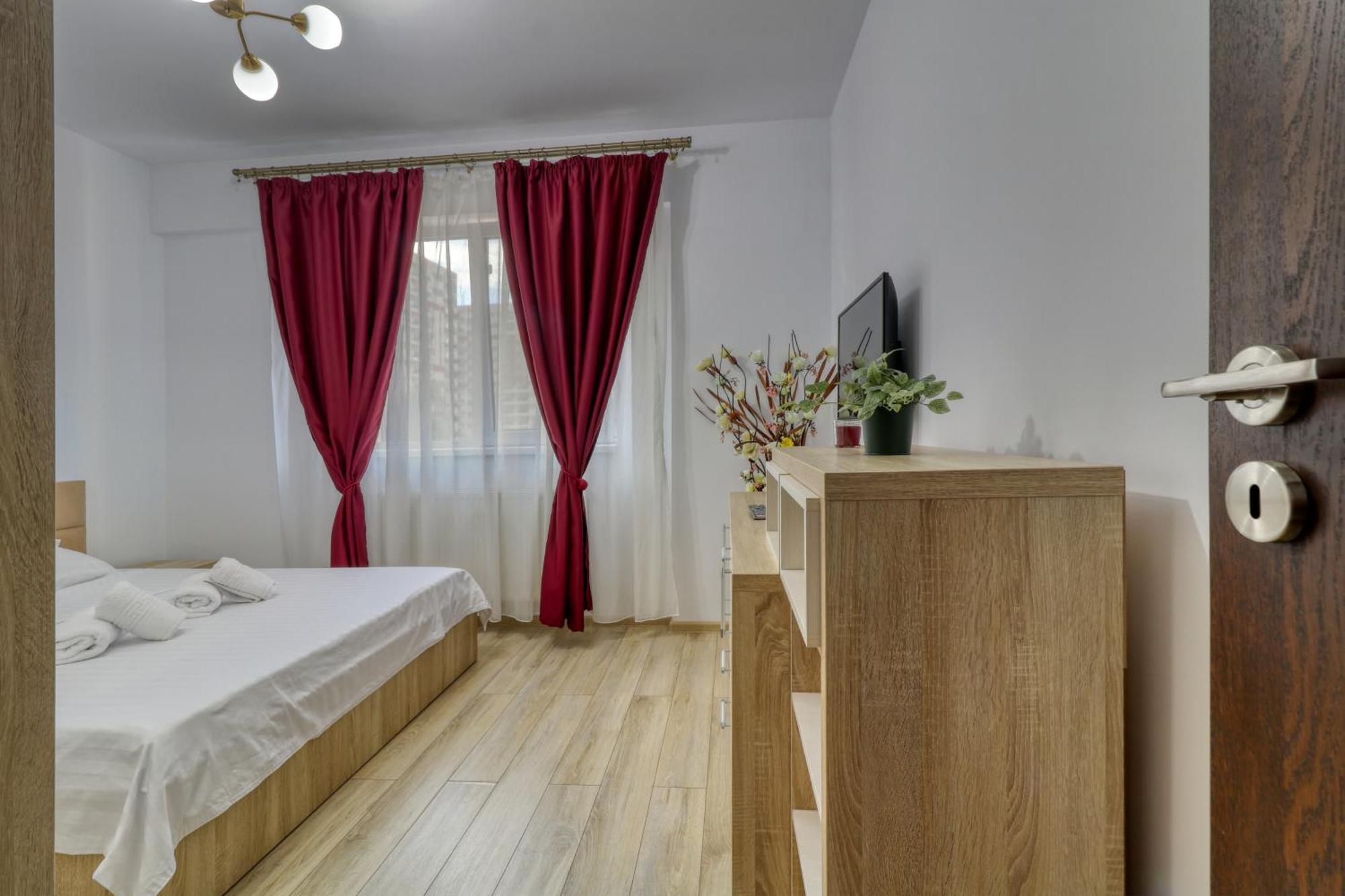 Homie Grand - Private Parking - Self Check-in Apartment Bucharest