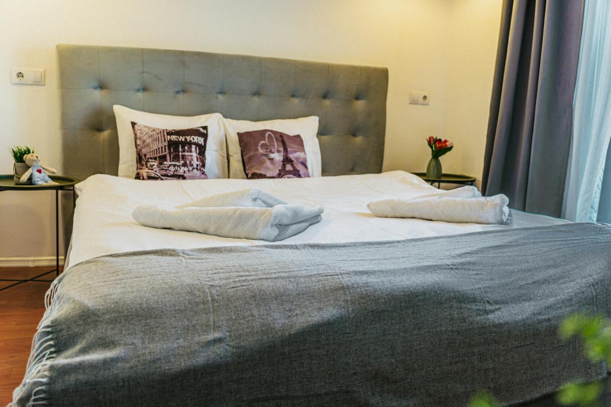 Hacienda Doamnei - Modern Old Town Studio Apartment *