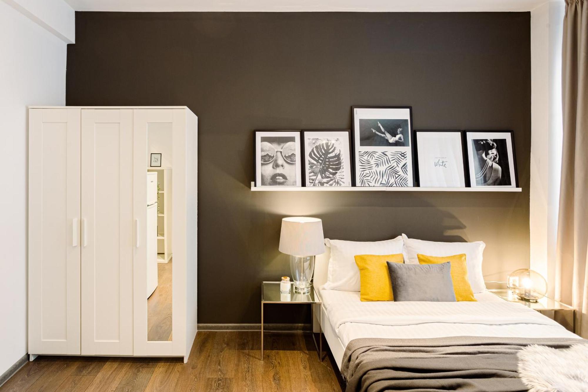Urban Vibes - Chic On Smardan Street Apartment