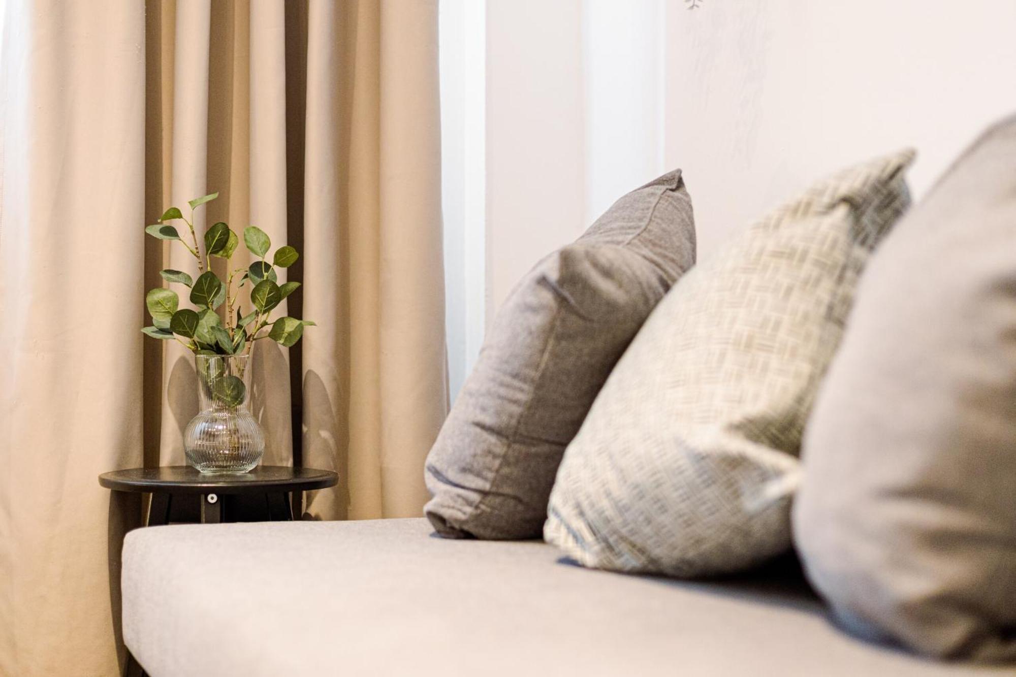 Apartment Urban Vibes - Chic On Smardan Street *