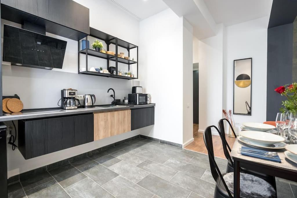 15 - New Building & Parking * Bucureşti
