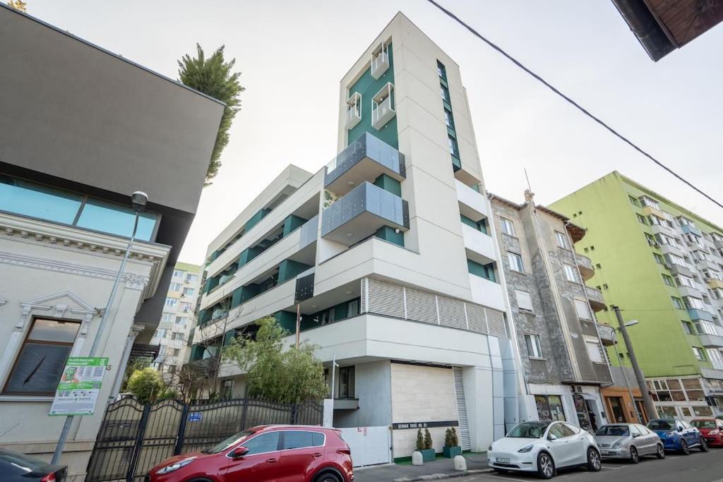 11 - New Building & Parking Apartment *