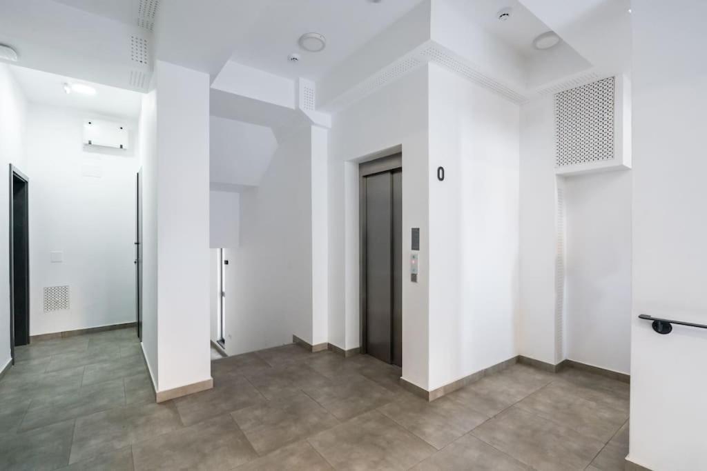 11 - New Building & Parking Apartment Bucharest