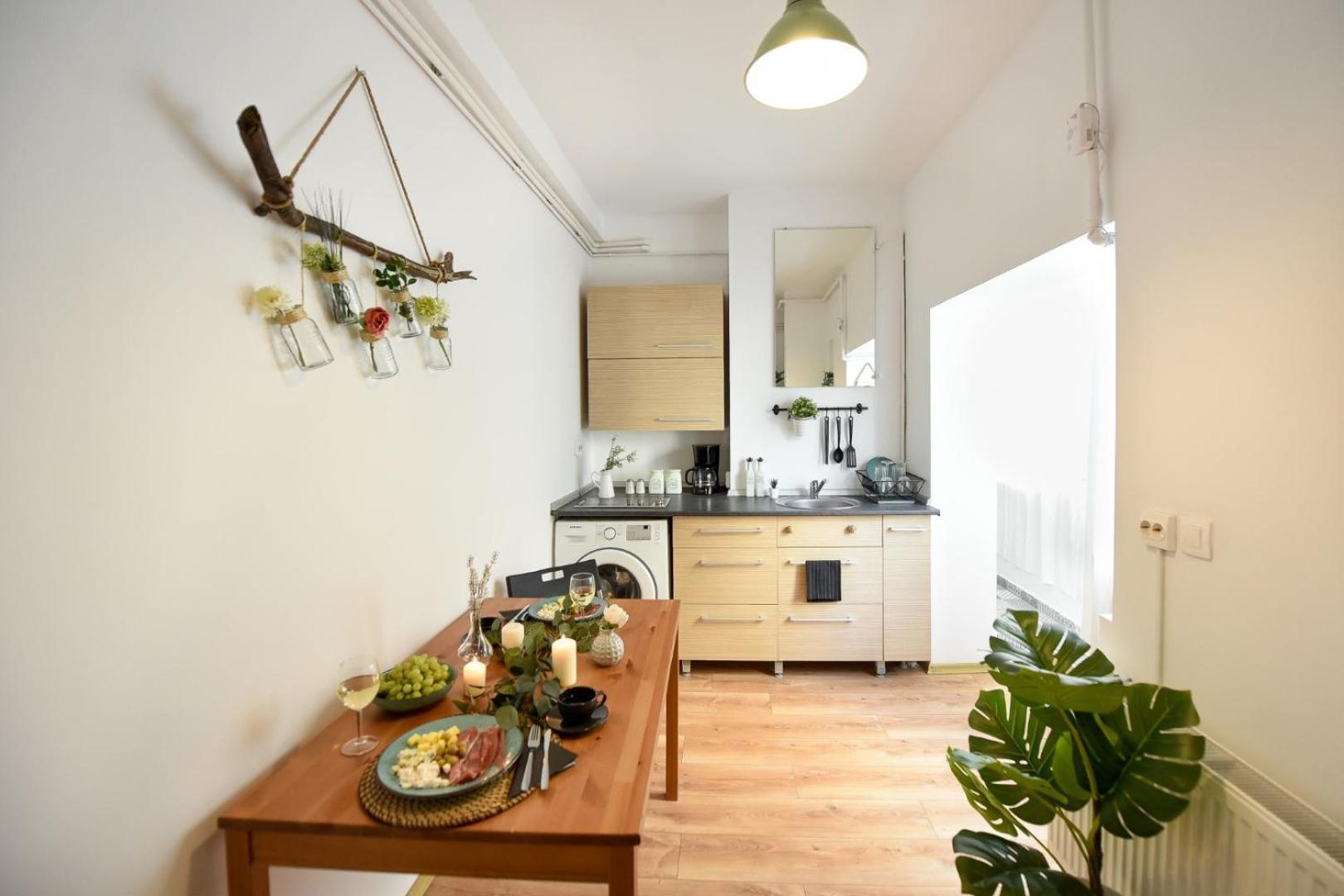 Historic Charm Meets Modern Luxury - Stylish In The Center