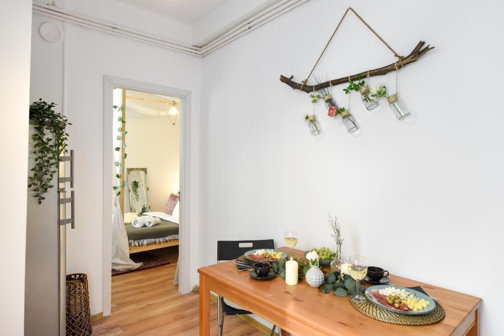 Historic Charm Meets Modern Luxury - Stylish In The Center