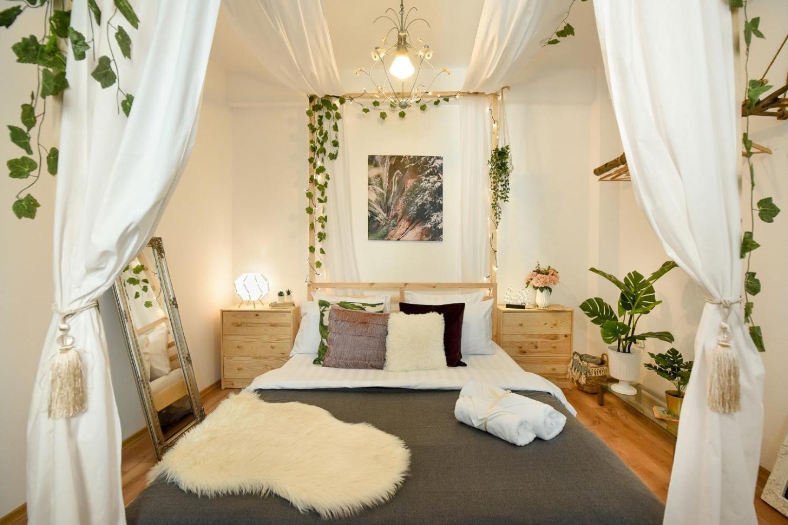 Historic Charm Meets Modern Luxury - Stylish In The Center Apartament *