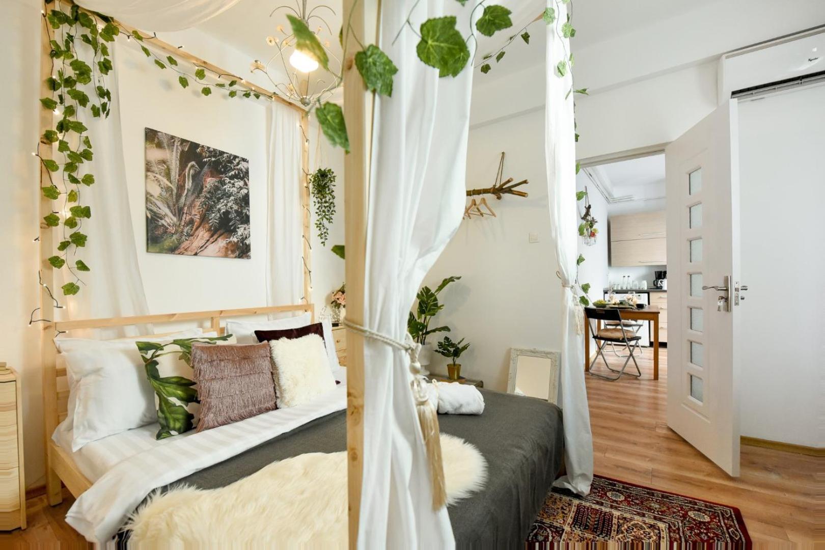 Historic Charm Meets Modern Luxury - Stylish In The Center *