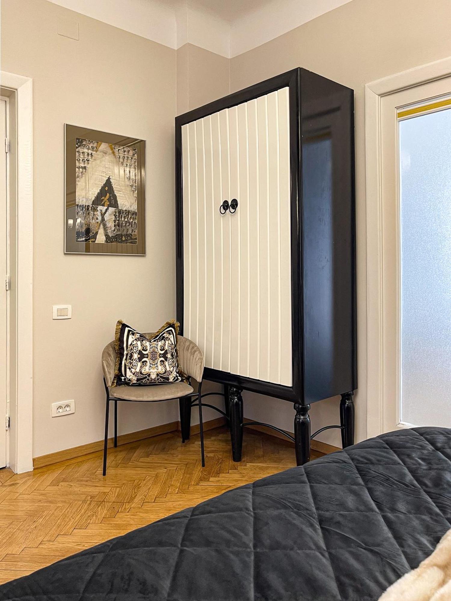 Qult - Cloud Atlas Apartment Bucharest