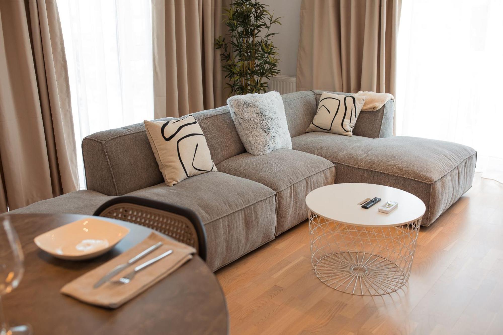 Marble Heights I 1 Bedroom With Underground Parking Apartamento