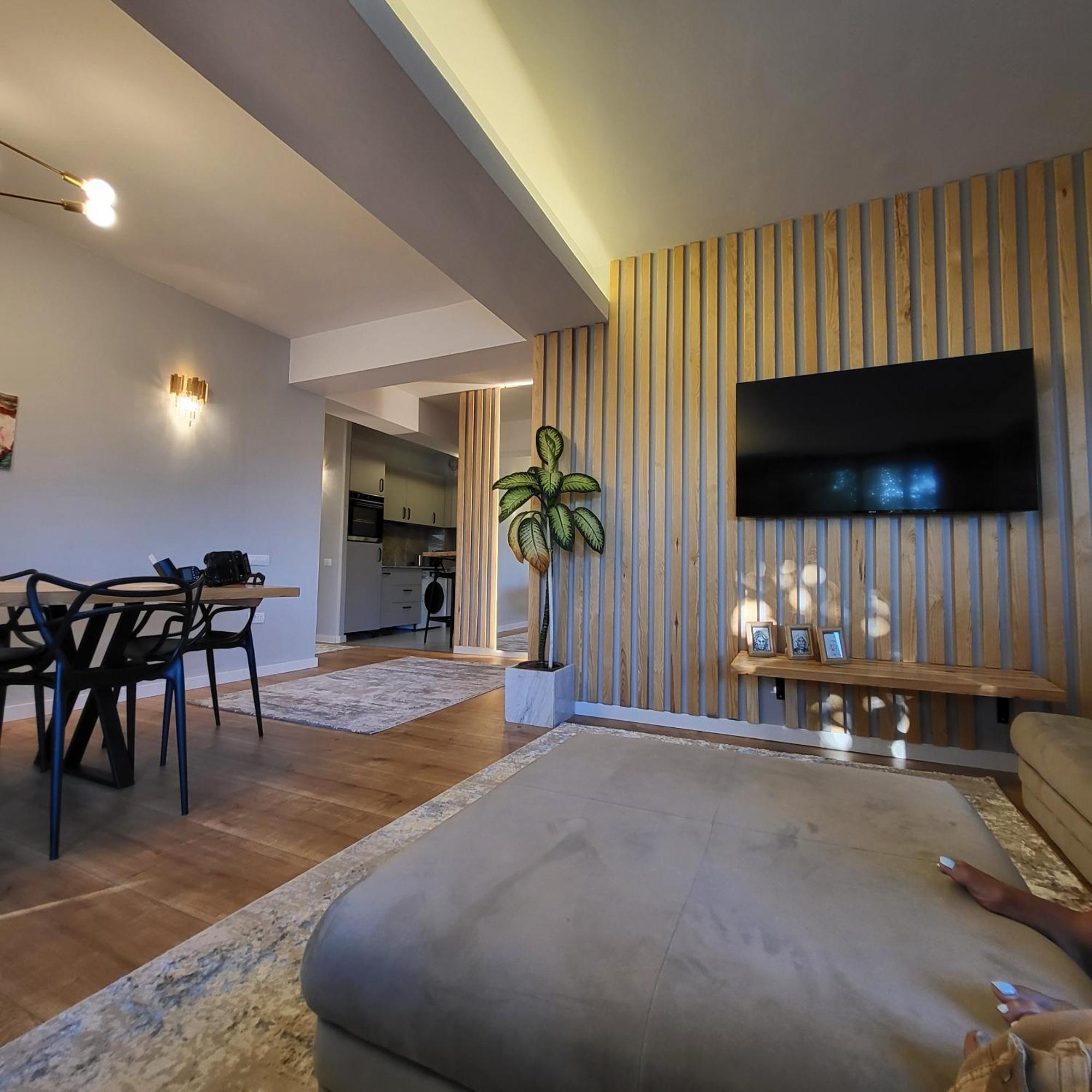 Elegant Cu Terasa Bucareste