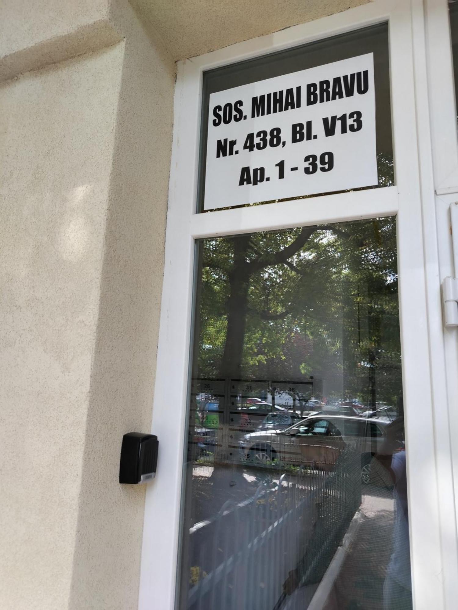 Modern Vitan-mihai Bravu Apartment *