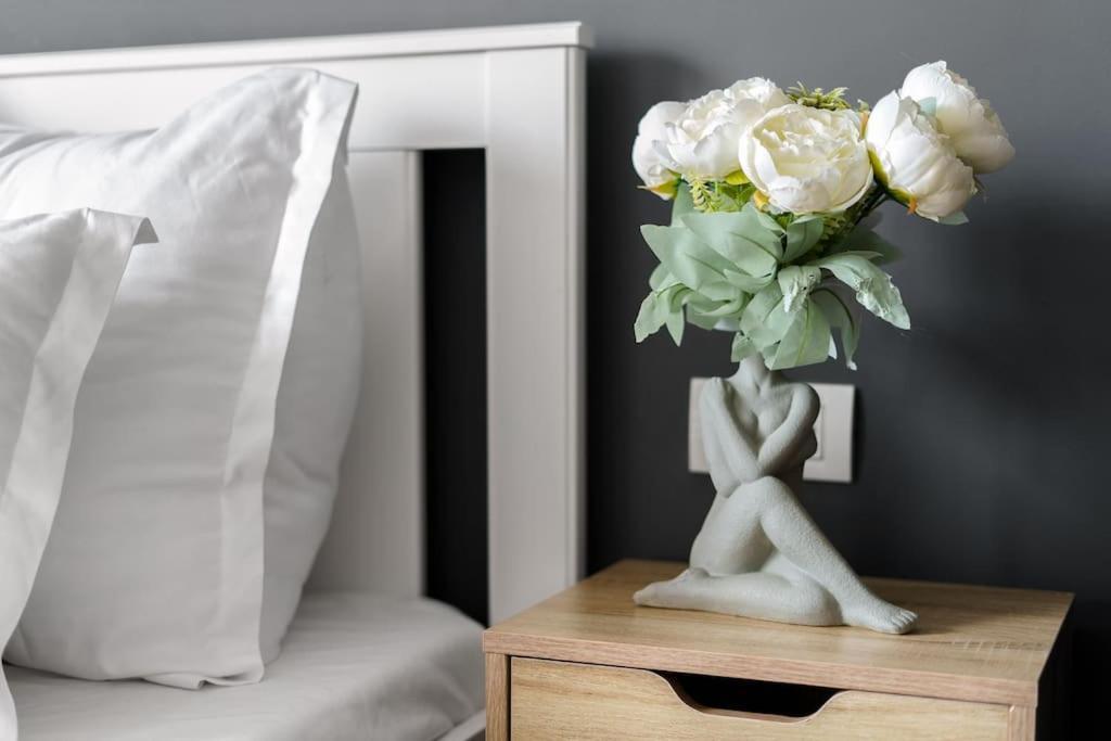 Hematite - Selestate Apartament Bucureşti