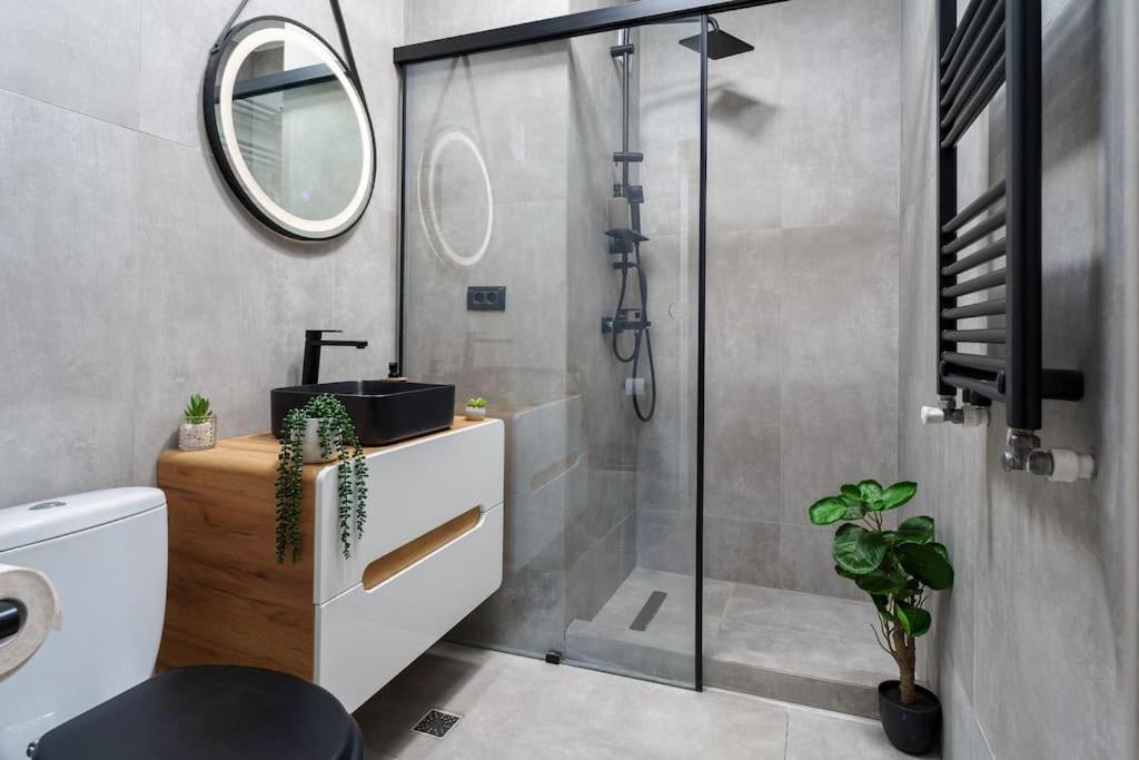 Hematite - Selestate Bucureşti
