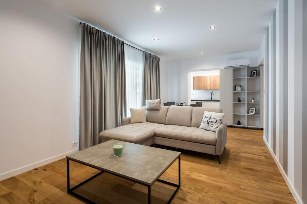 Maze Stripe 1 Bedroom In One Cotroceni