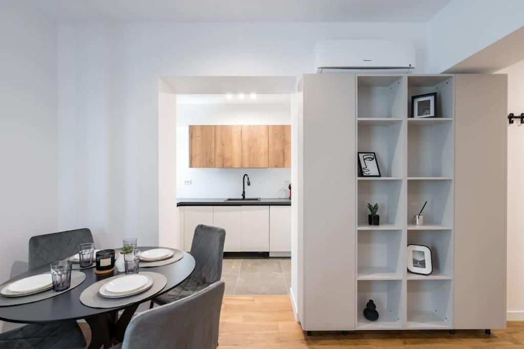 Maze Stripe 1 Bedroom In One Cotroceni Apartment