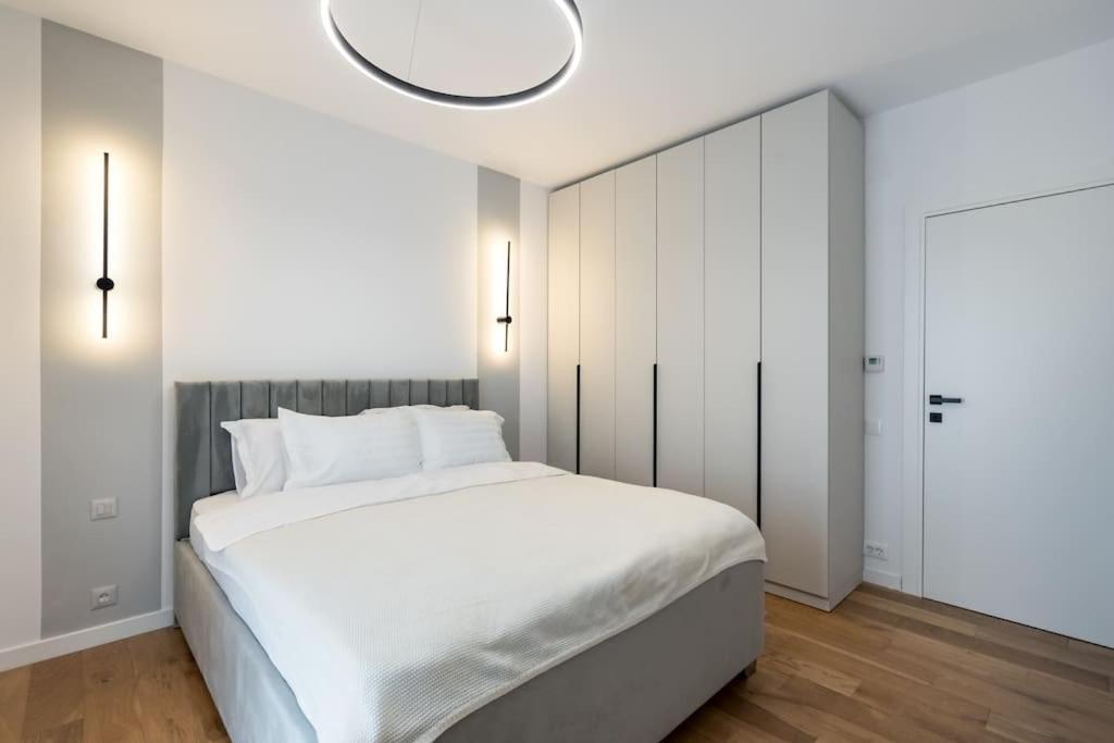 Maze Stripe 1 Bedroom In One Cotroceni Apartment