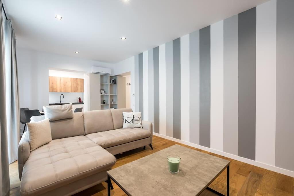 Maze Stripe 1 Bedroom In One Cotroceni * Bucharest