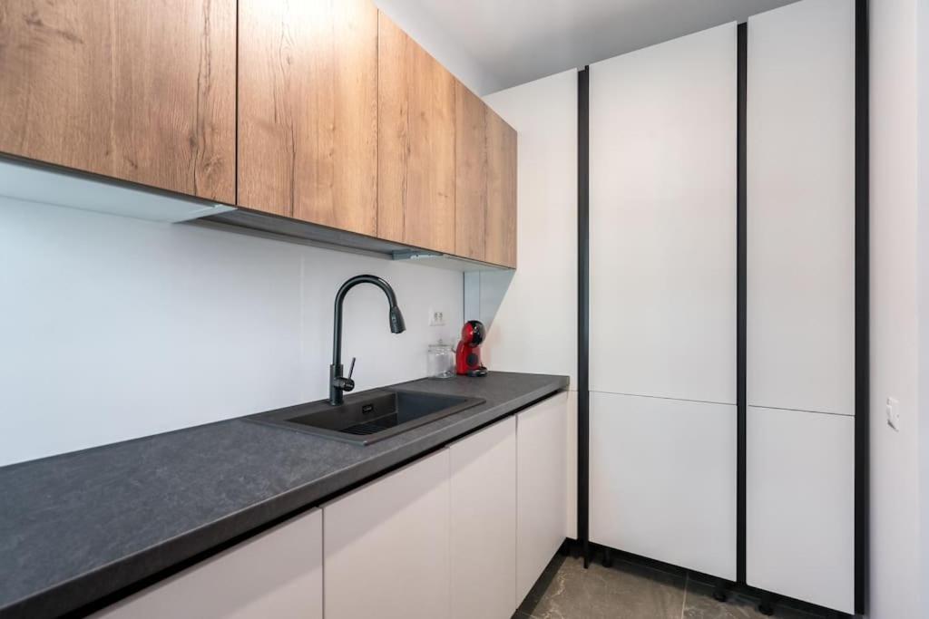 Maze Stripe 1 Bedroom In One Cotroceni