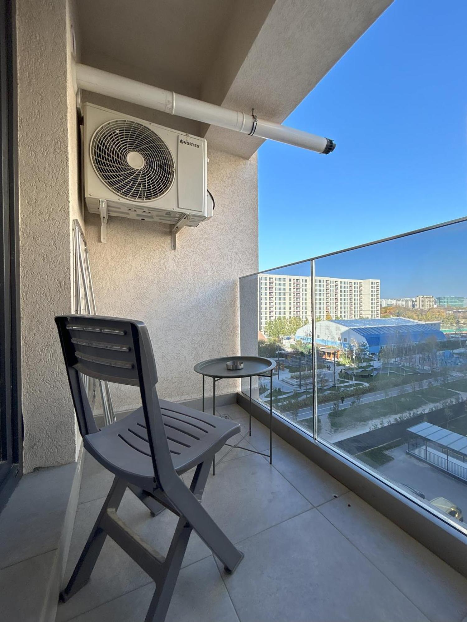 Urban Retreat With Balcony At Exigent Plaza - 06